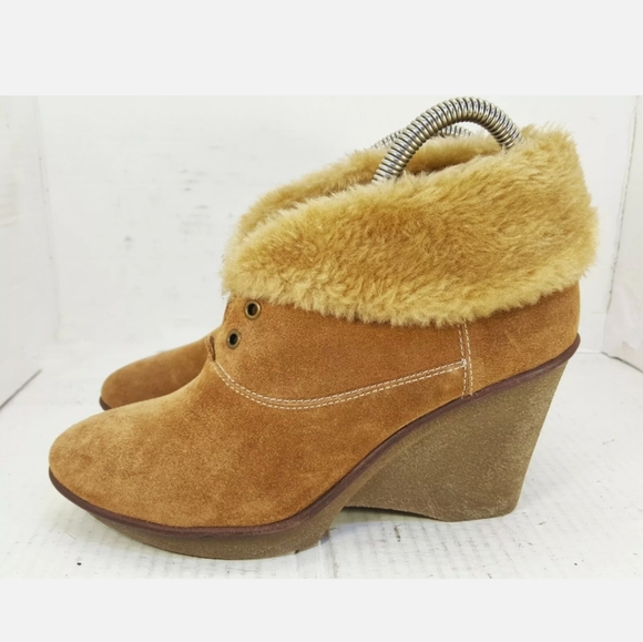 B Makowsky Women's Wedge Ankle Booties 8.5 W - Picture 4 of 8